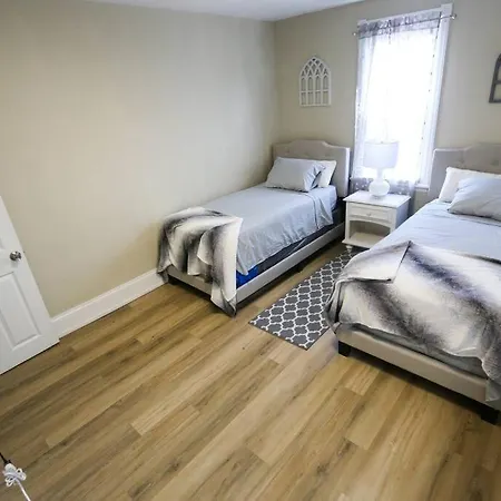 Cozy Modern 3 Bedroom Home In West Philly